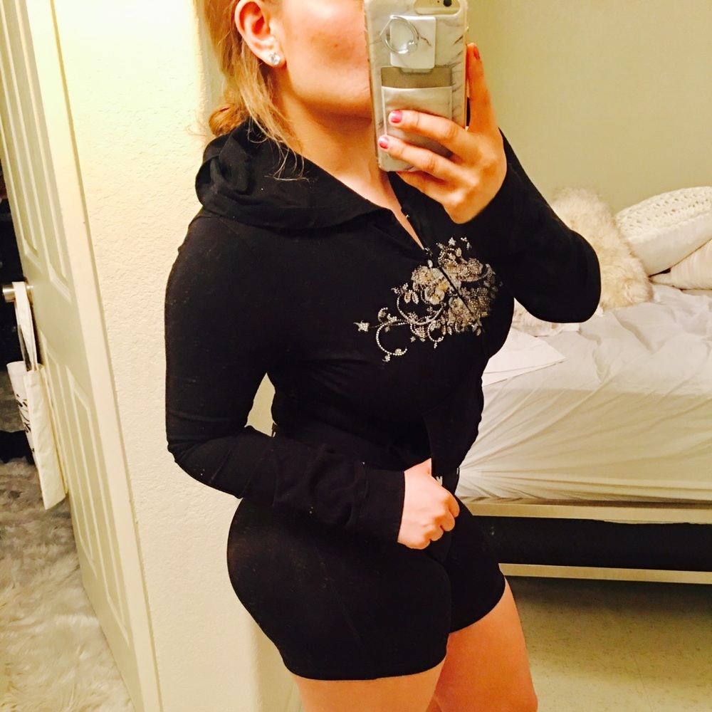 🌹ROCK N ROSE GUESS HOODiE🌹